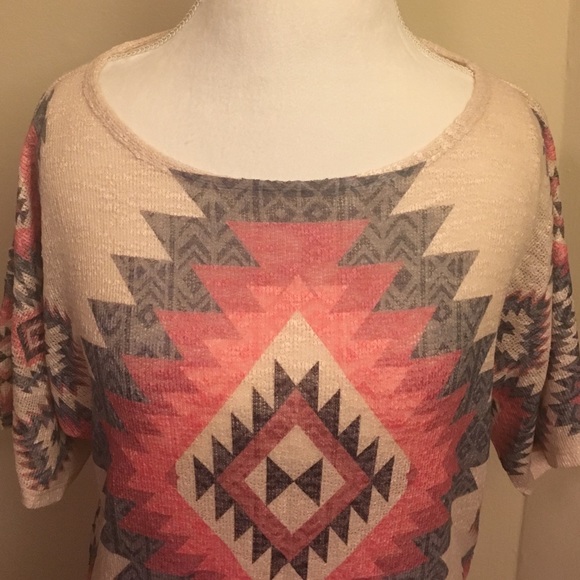 Aztec design shirt - Picture 3 of 3